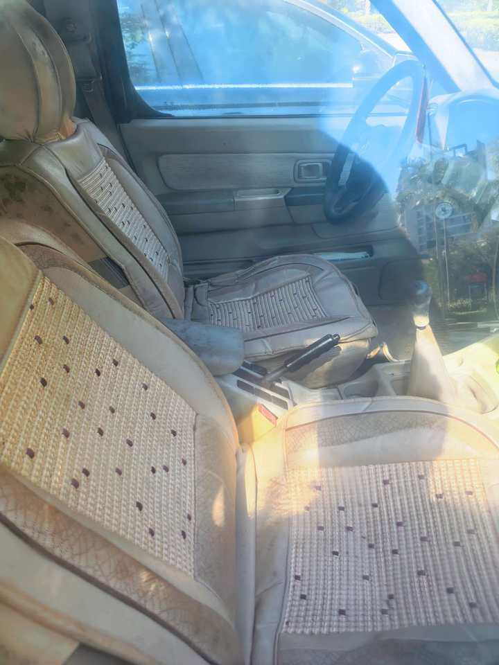 2月5日五指山东风牌轻型栏板货车一辆网络拍卖公告