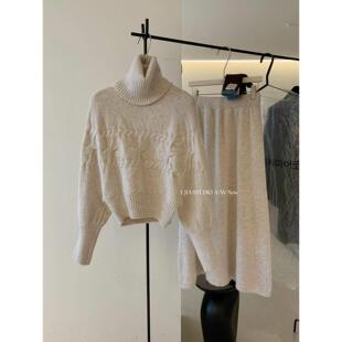 女 毛衣＋高腰针织半身裙围脖三件套装 Y.JIA 伊嘉慵懒感麻花蝙蝠袖