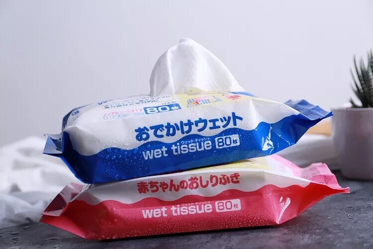 일본으로 수출  80알이 들어있는 팩  핑크와 블루 투톤 집나들이 다기능  어른 물티슈 선물