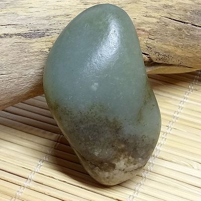 秋梨皮青白玉籽料原石 新疆和田玉原石 手把件 吊坠料