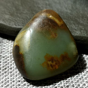 真皮沙枣青籽料 枣红皮 新疆和田玉籽料原石 沙枣青吊坠