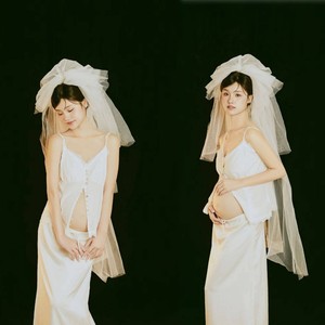 影楼新款孕妇拍照服装清新简约俏皮氛围感孕妈咪大肚照在家拍服装