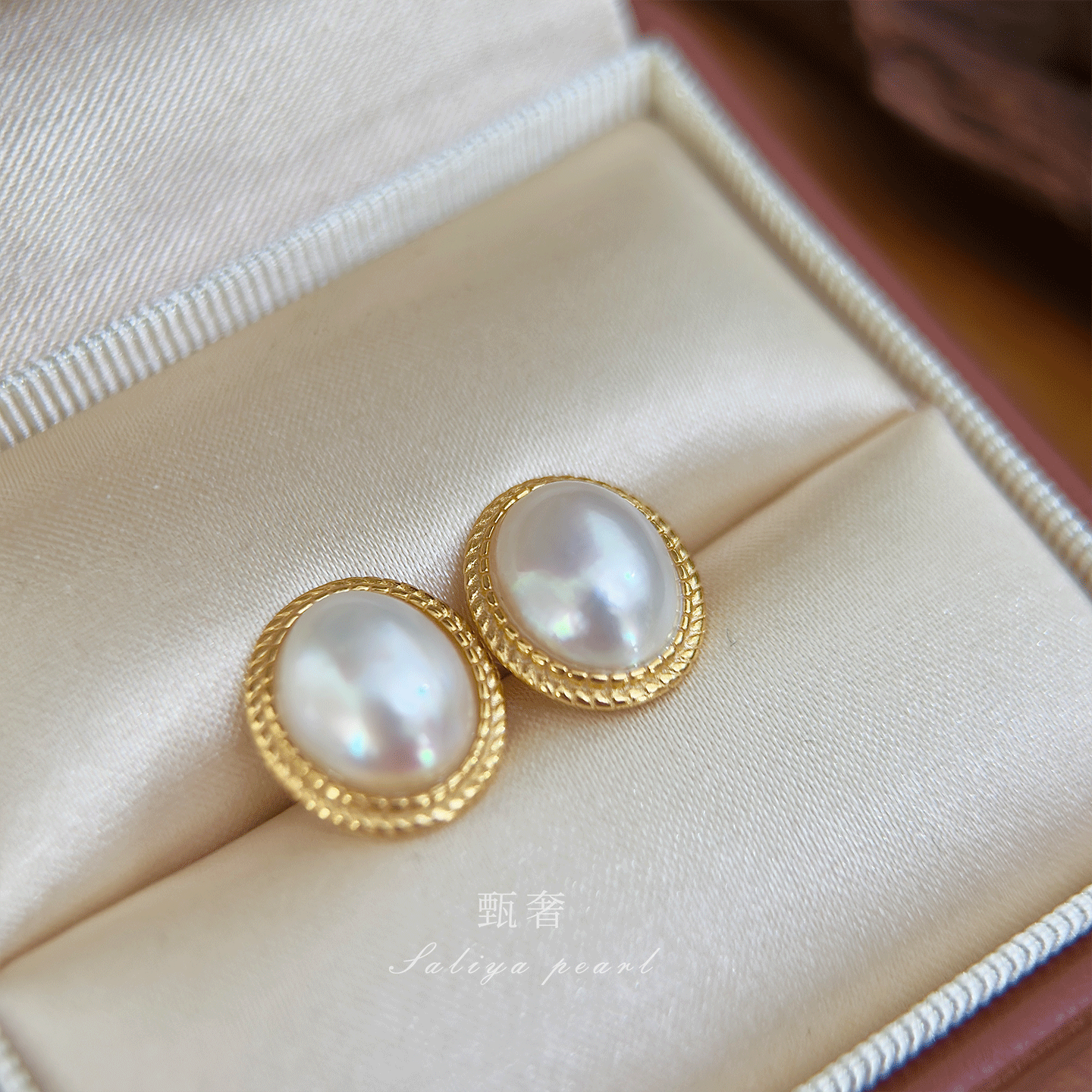 《月下汐影》白色椭圆形海水马贝珍珠耳钉纯银金色复古麻花镶嵌,珠宝/钻石/翡翠,耳饰,淘宝优惠券,粉丝福利购,淘宝优惠卷