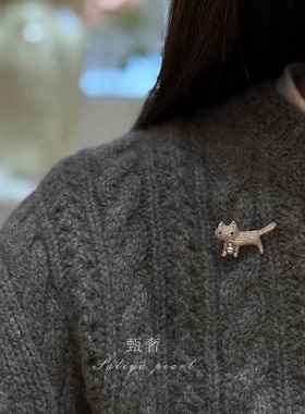 《猫咪》特别可爱的新款小猫胸针搭配4-5mm灰色系珍珠真的萌化啦