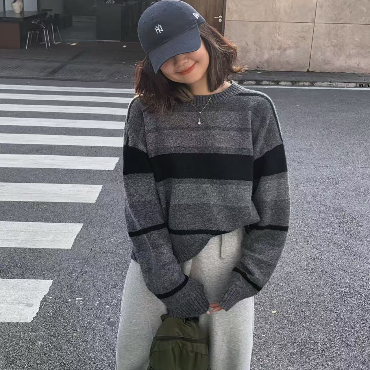 2025冬季新款ONESEVEN纯色休闲条纹针织衫宽松保暖短款毛衣上衣女