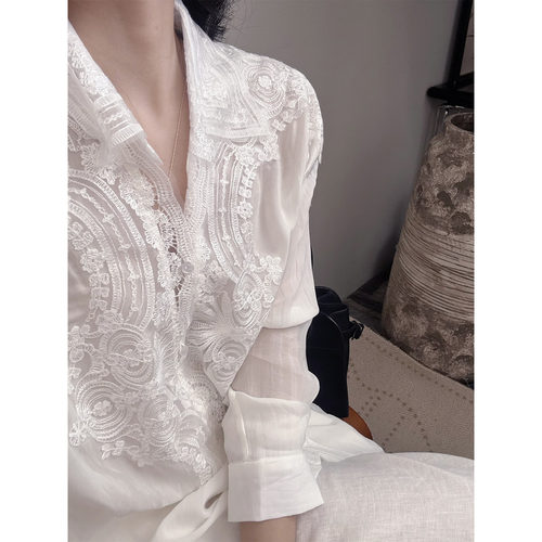 IMMUNO壹糯 宫廷风小众设计重工刺绣气质翻领上衣百搭铜氨丝衬衫