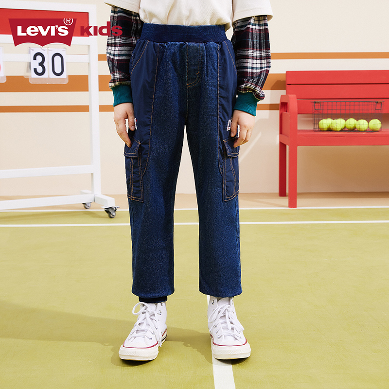 精选优质梭织牛仔面料，透气舒适