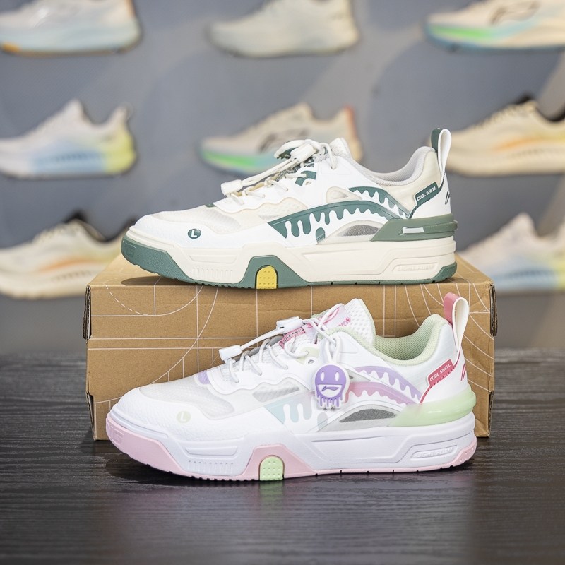 李宁夏季轻便透气休闲鞋