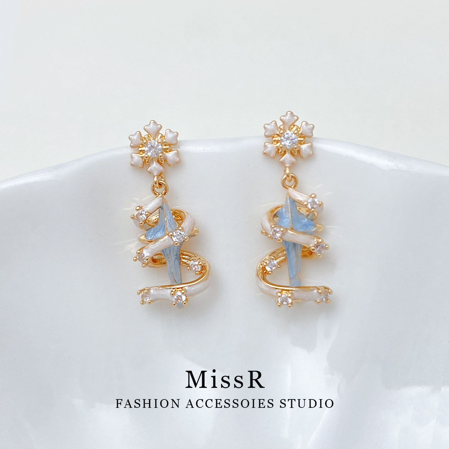 小香风雪花蓝色滴釉锆石耳钉女新款高级感耳环轻奢气质独特耳坠饰,饰品/流行首饰/时尚饰品新,耳环,淘宝优惠券,粉丝福利购,淘宝优惠卷