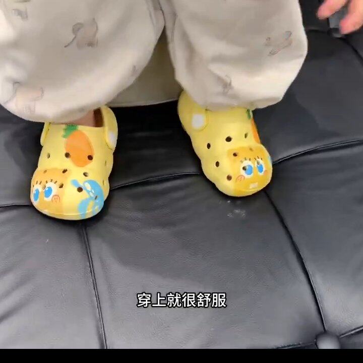 儿童夏季室内防滑卡通洞洞鞋女宝宝软底幼儿男童包头拖鞋2026新款