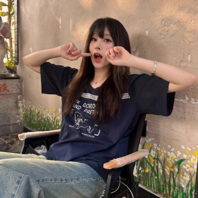 SYMOCOLOR 小狗印花蕾丝撞色短款v领T恤女夏季美式显瘦百搭上衣