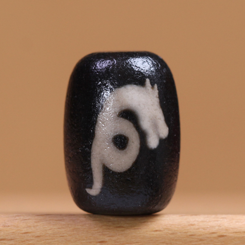 天然真品西藏庙供院供老矿玛瑙龙生肖桶珠diy配珠配饰12*17mm左右