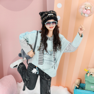 春星星围巾撞色条纹拼接卡通涂鸦字母印花宽松插肩袖 绿色T恤 长袖