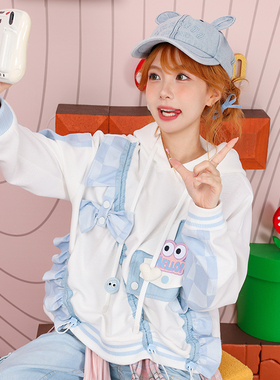 26春设计感不规则荷叶边抽褶爱心大眼睛蓝白拼色宽松连帽长袖卫衣