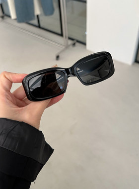 2026新款黑色复古方形墨镜女显脸小遮阳防晒太阳镜造型感眼镜2608