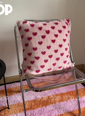 DDP手工辣妹y2k韩式复古爱心毛绒可爱仿兔毛抱枕卧室家用车载靠垫