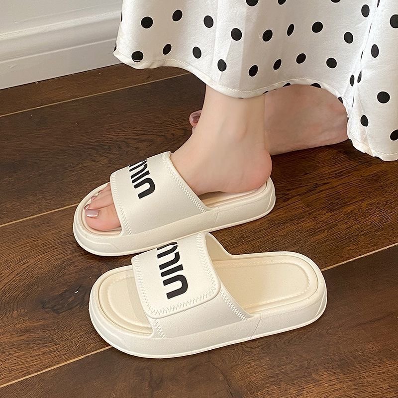 超火厚底增高凉拖鞋女夏外穿时尚高级感2025新款法式平底外出拖鞋