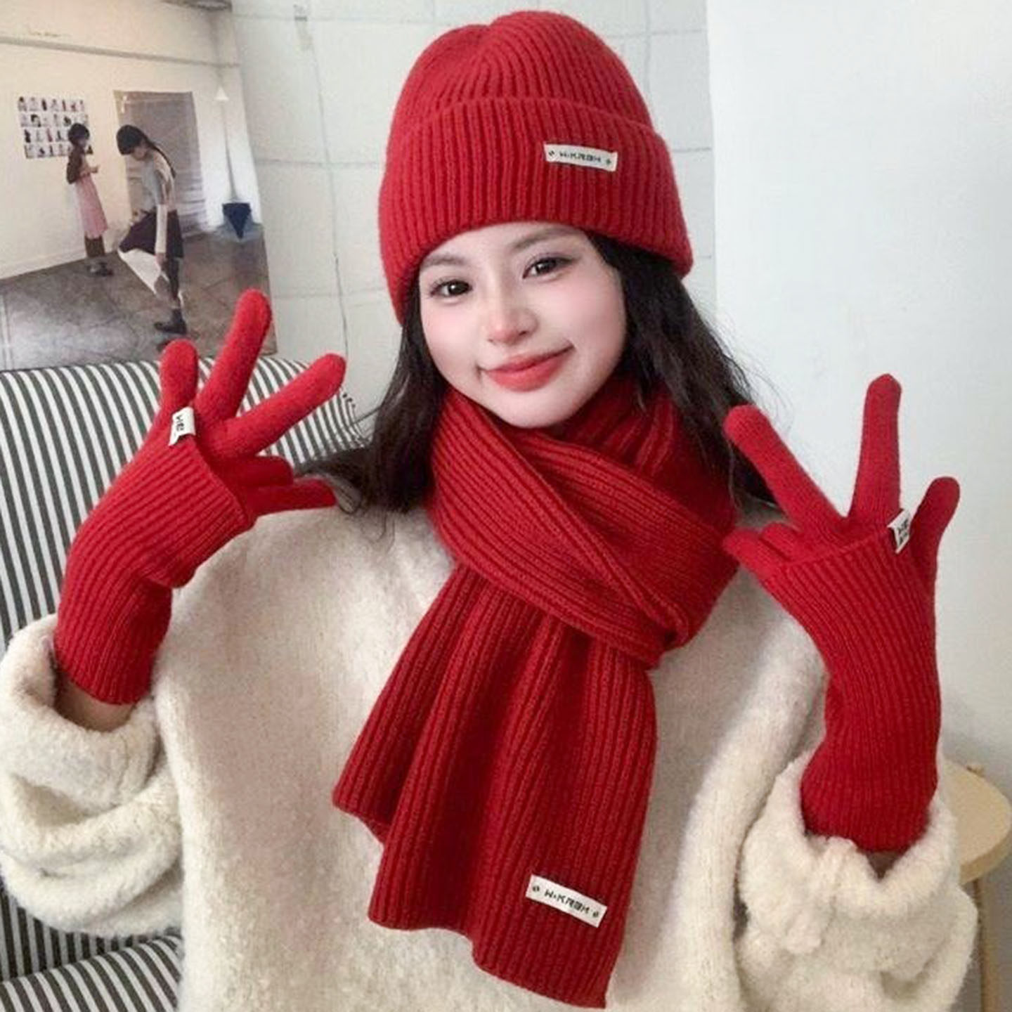 2025新款红色针织毛线围巾帽子手套三件套女士冬季保暖新年红围脖,服饰配件/皮带/帽子/围巾,围巾/丝巾/披肩,淘宝优惠券,粉丝福利购,淘宝优惠卷