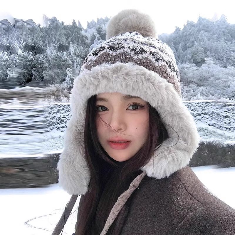 加厚保暖雷锋帽女针织毛绒骑车冬