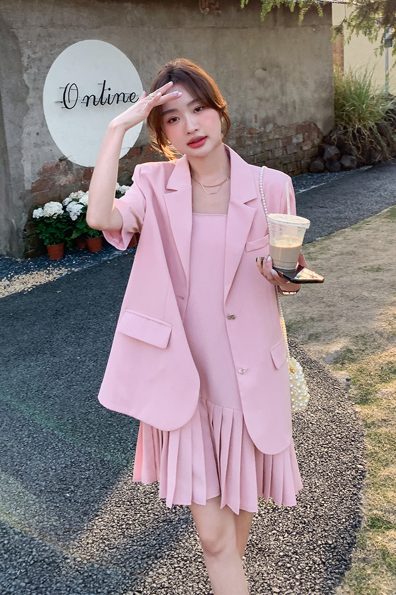 chic粉色小西装套装女夏2025新款法式高级感休闲西服百褶裙两件套,女装连衣裙,茜茜公主