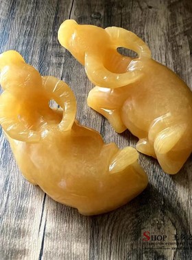 天然米黄玉生肖卧牛摆件一对客厅