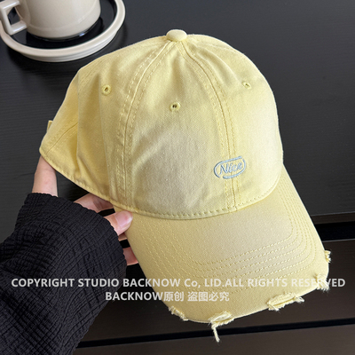 BACKNOW字母刺绣黄色鸭舌帽女