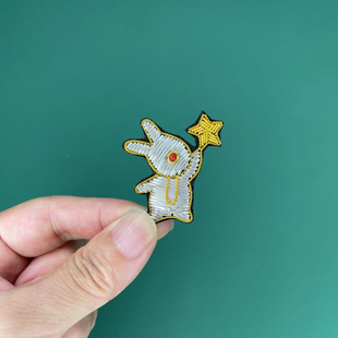 法式刺绣小尺寸小兔摘星 服装包包配饰男女通用高档印度丝胸针