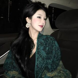 New ethnic scarf, shawl, thickened warm cloak, retro photog