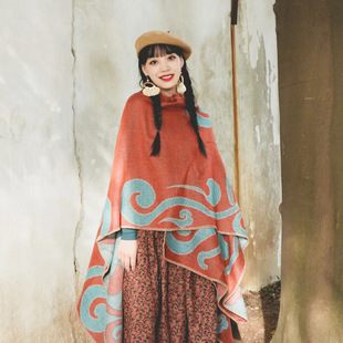 Ethnic shawl, women's retro Dali Lijiang outfit, travel pho