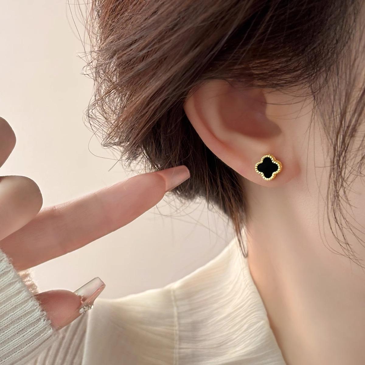 养耳洞四叶草耳钉女高级感