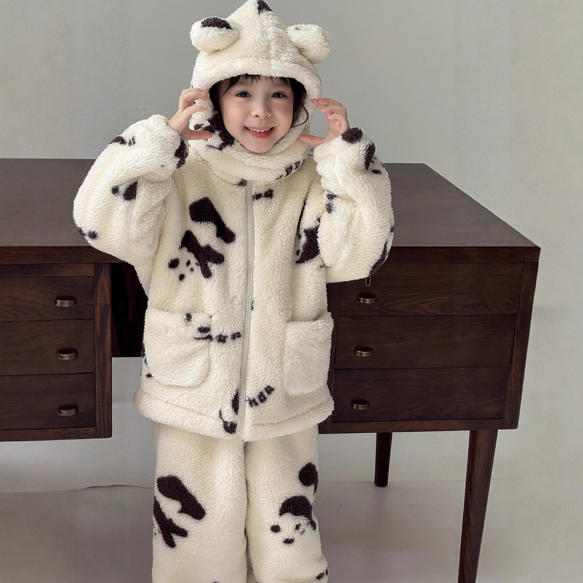 25冬季北美绒保暖衣大童保暖家居服可拆卸小熊帽毛绒绒睡衣童套装