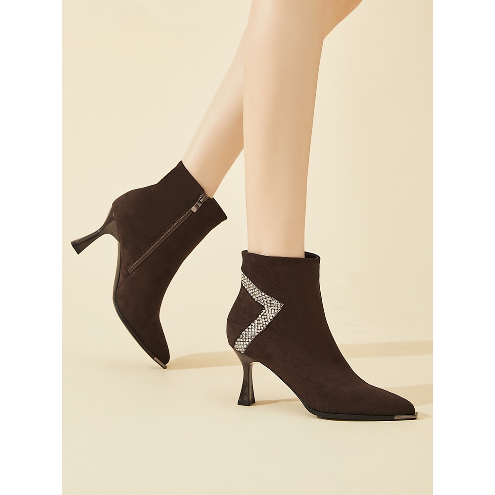 棕色瘦瘦靴女2025新款秋季尖头细跟短靴高跟配裙子妈妈鞋子