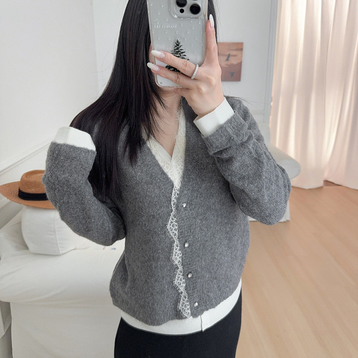 ES羊毛假两件V领蕾丝钻扣开衫