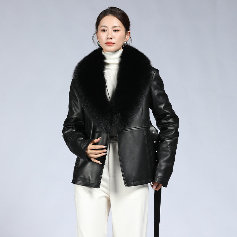 2026新款女士皮衣秋冬长款大衣真皮狐狸毛领修身时尚夹棉外套
