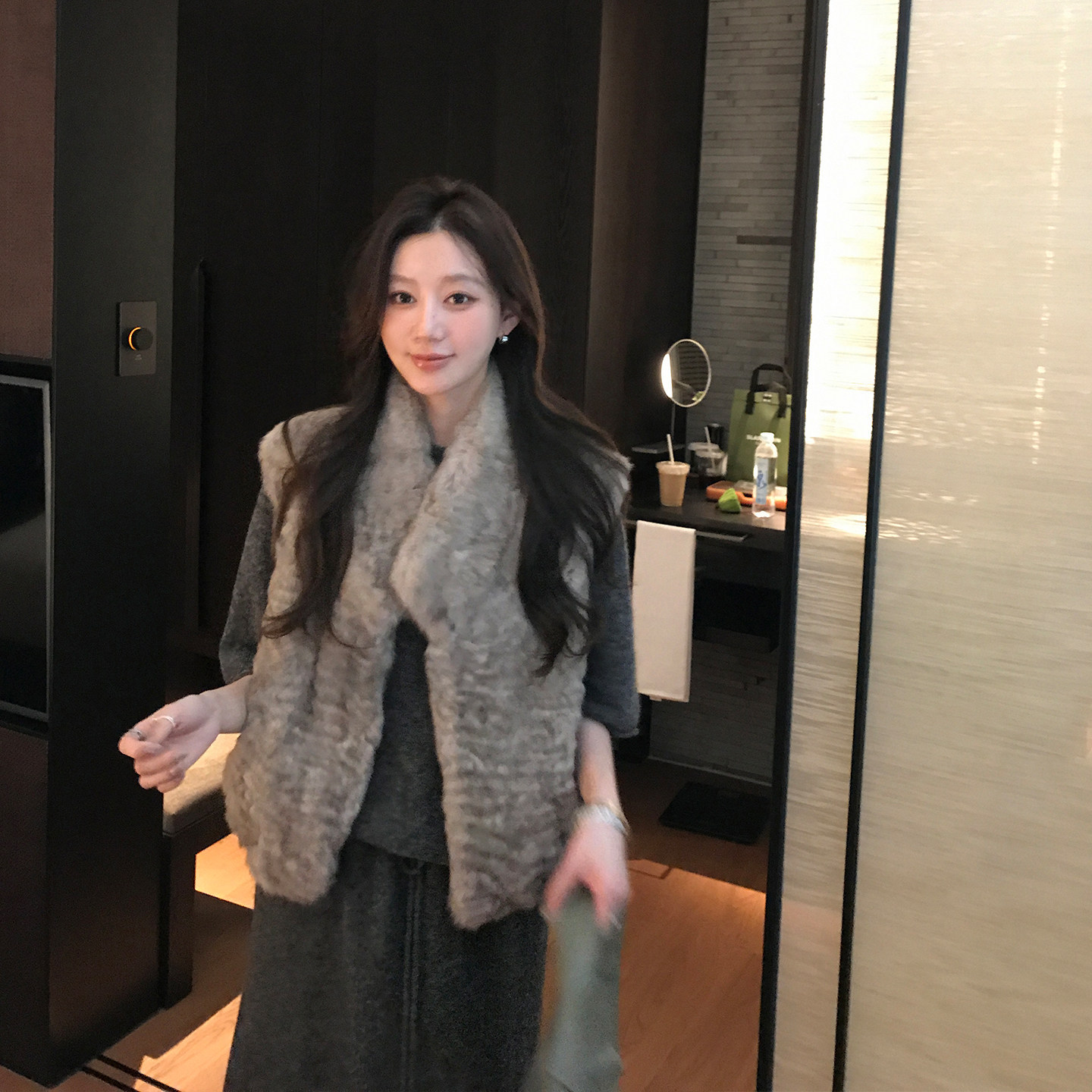 佳佳皮草清雾绒兔短款显瘦马甲
