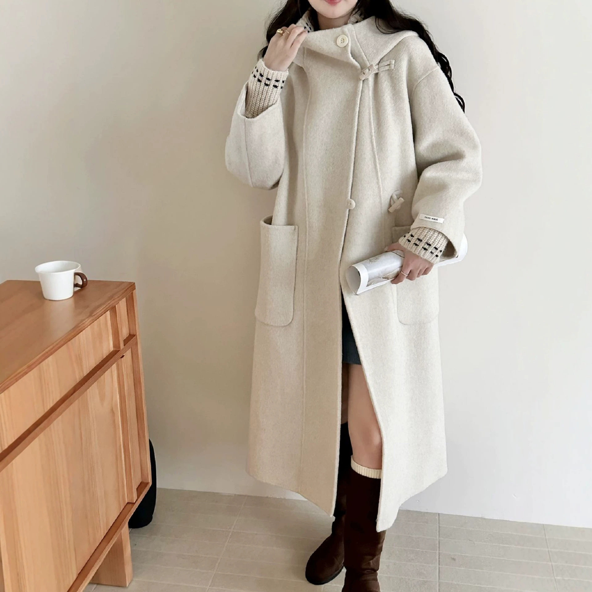 连帽牛角扣双面羊毛长款大衣女
