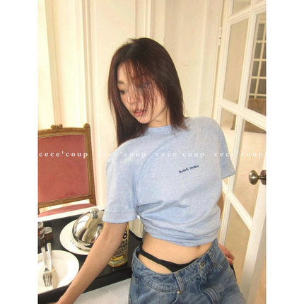 cece coup 一眼沦陷！06/09 新品 25FW 圆领字母闪粉宽松短袖T恤