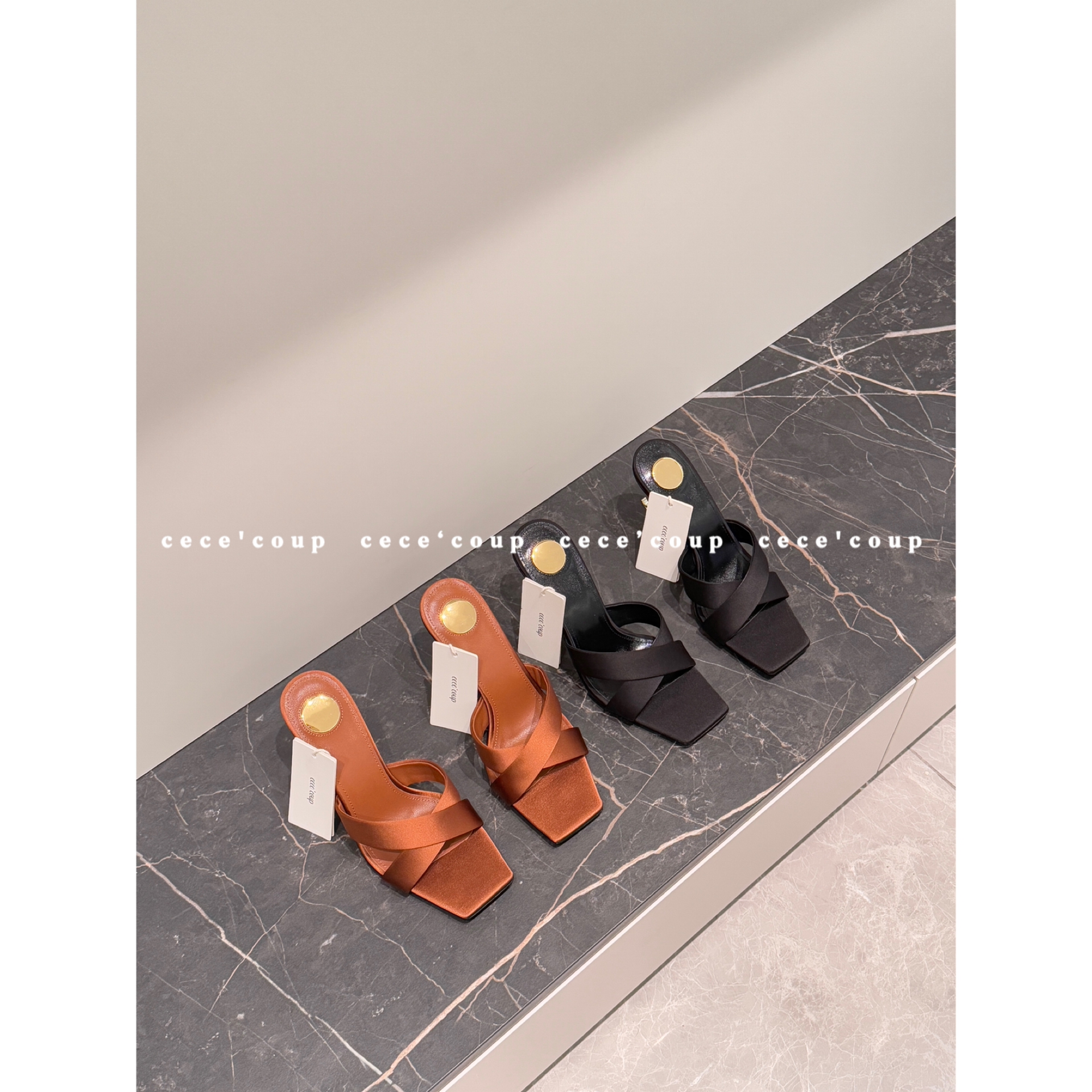 24FW字母跟方头高跟鞋露趾凉鞋