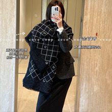 cece coup 近期爆火~11/07 新品 25FW 双面字母格纹羊绒围巾披肩
