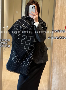 cece coup 近期爆火~11/07 新品 25FW 双面字母格纹羊绒围巾披肩