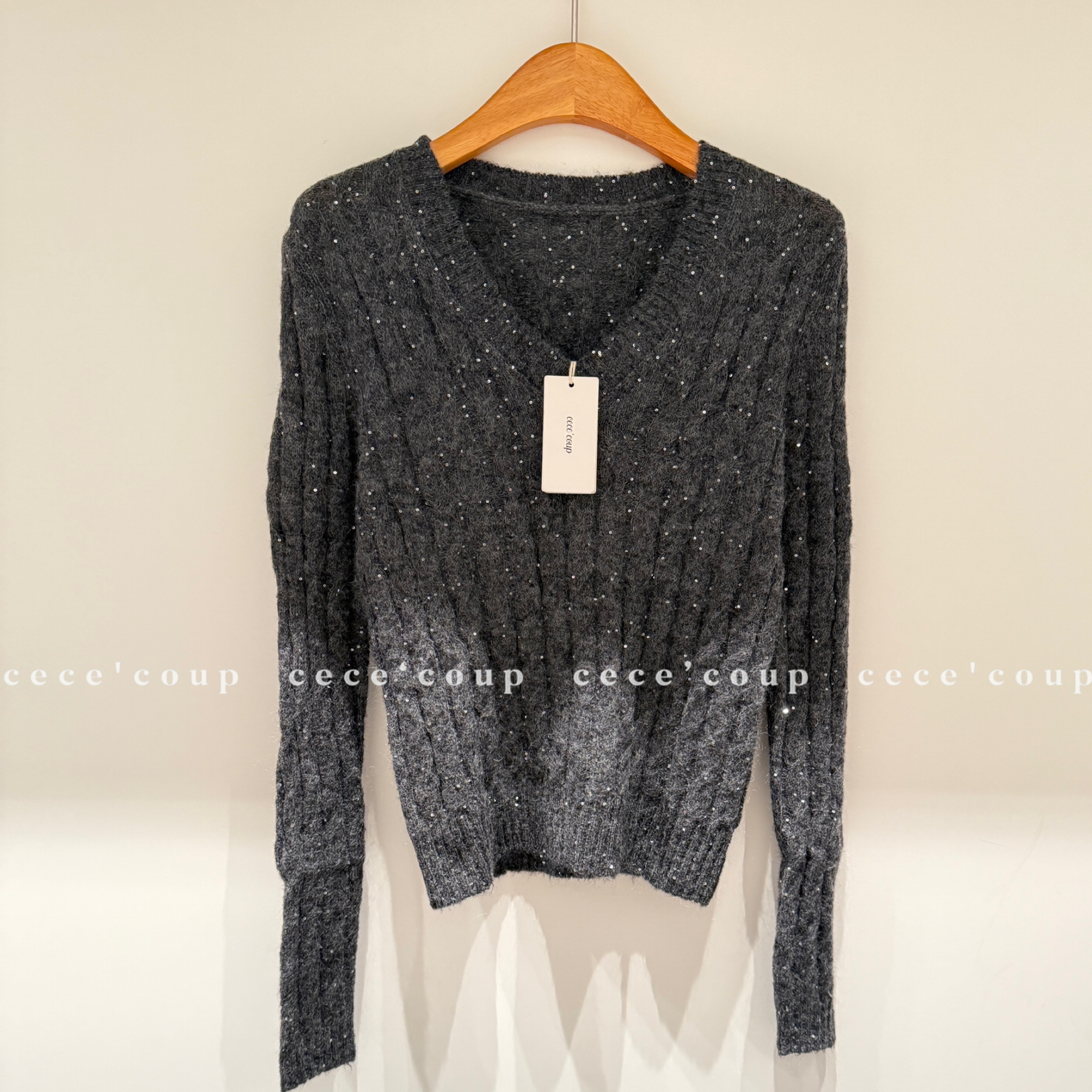 25FW针织亮片v领长袖毛衣女