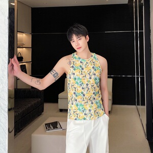 夏季个性花卉紧身型男圆领背心潮流痞帅无袖弹力针织坎肩5254P60图片
