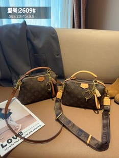 凯诗米娜包包女斜挎包2025新款高级感手提单肩斜挎包