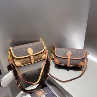 凯诗米娜女包百搭款法棍包可腋下可单肩可斜挎气质大气