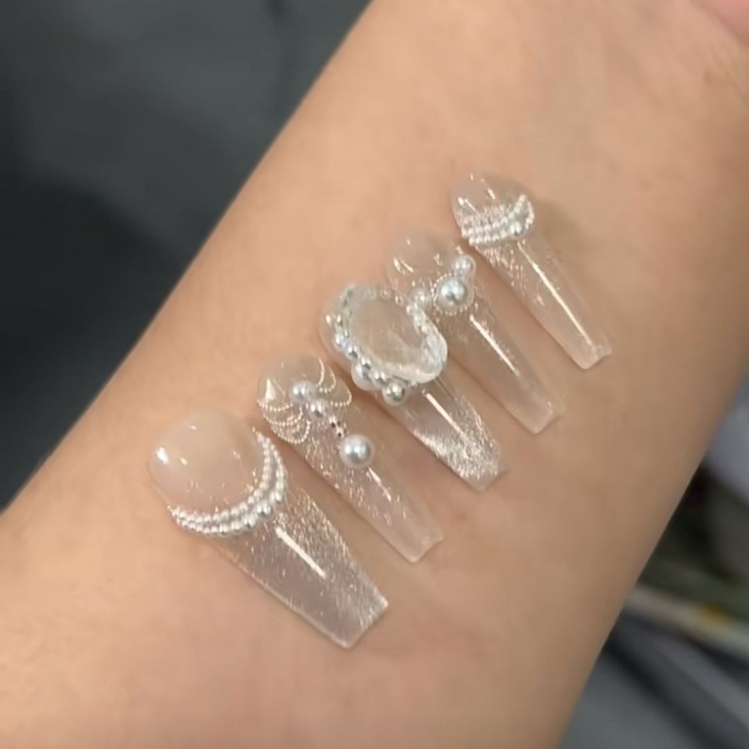 纯欲风裸色渐变晶石猫眼手工穿戴甲高级感公主的项链珍珠美甲