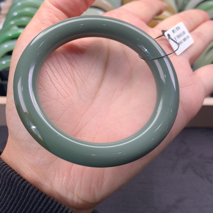 碧玉夹层细料 鸭蛋青飘糖色56碧玉