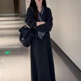 2025新款法式气质连衣裙子女秋冬季韩系高级感慵懒风针织套装长裙