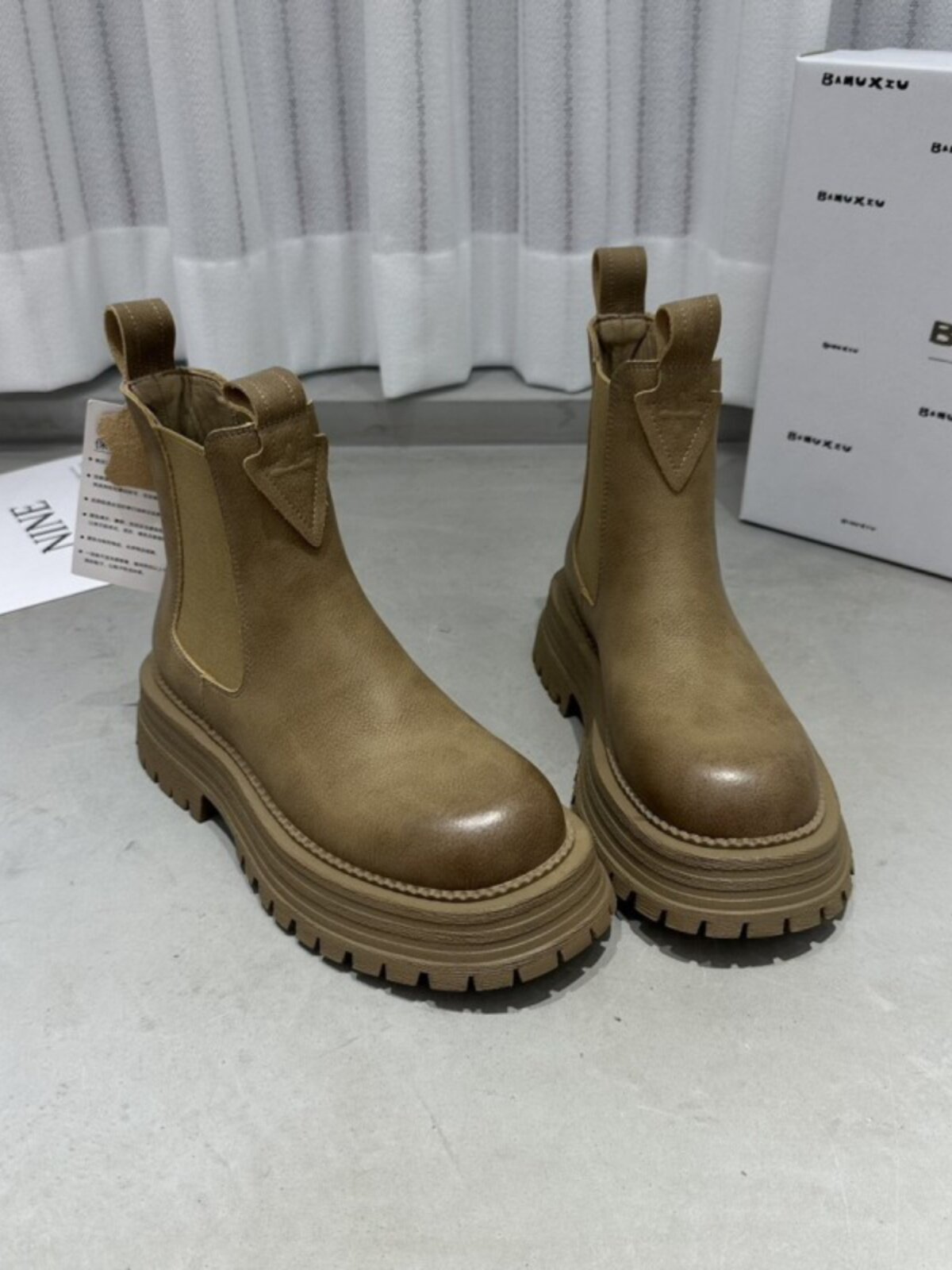 여성용 레트로 가죽 마틴 부츠 2024 봄 가을 영국 스타일 두꺼운 밑창 짧은 부츠 소매 첼시 슬립 온 굴뚝 부츠