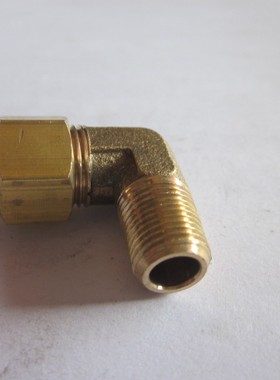 三菱机通用快速接头M682入水管接头L型通用CH682慢走丝配件