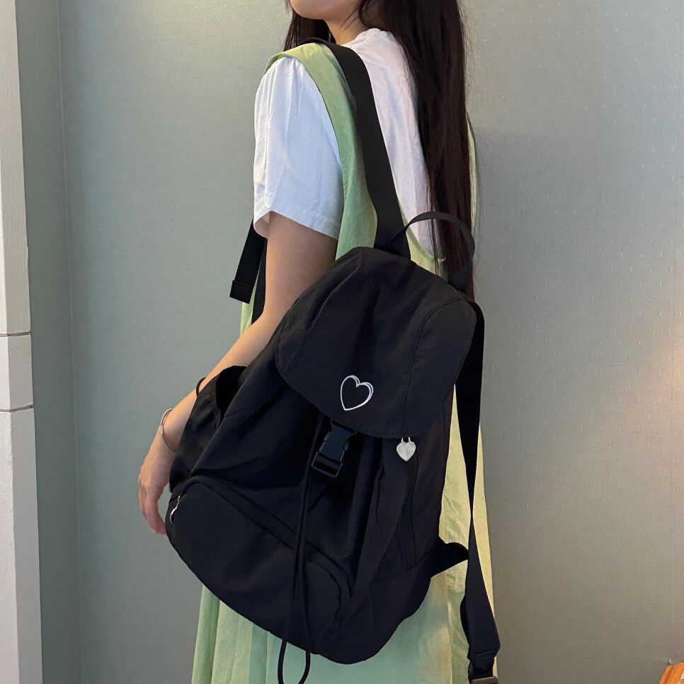 韩国mazzzzy爱心jk风女生双肩背包大容量ins通勤休闲百搭电脑书包